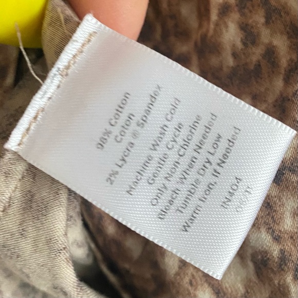 Talbots Leopard Aminal Print Cotton Button Down Blouse Womens Size 8 - Picture 3 of 7